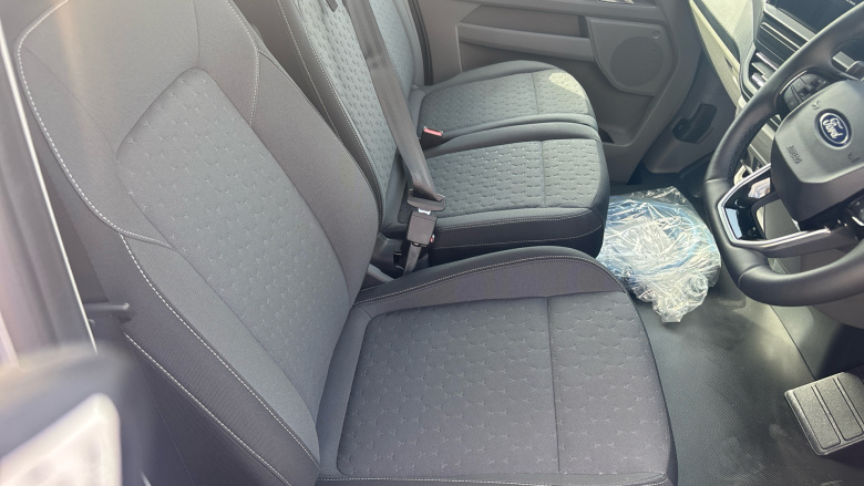 Ford Transit Custom E-320 L1 Rwd 100kW 65kWh H1 Van Limited Auto